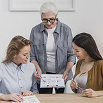 Euro Finanz Service AG Bewertungen: 40 Jahre Expertise in der ganzheitlichen Vermögensberatung